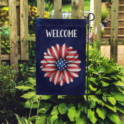 Patriotic Flower Garden Flag: Red White Blue 4th of July Decor