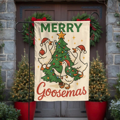 Funny Goose Christmas Flag, Merry Goosemas Garden Flag, Holiday Outdoor Yard Decoration, Cute Geese with Tree Christmas Banner Decor Gift