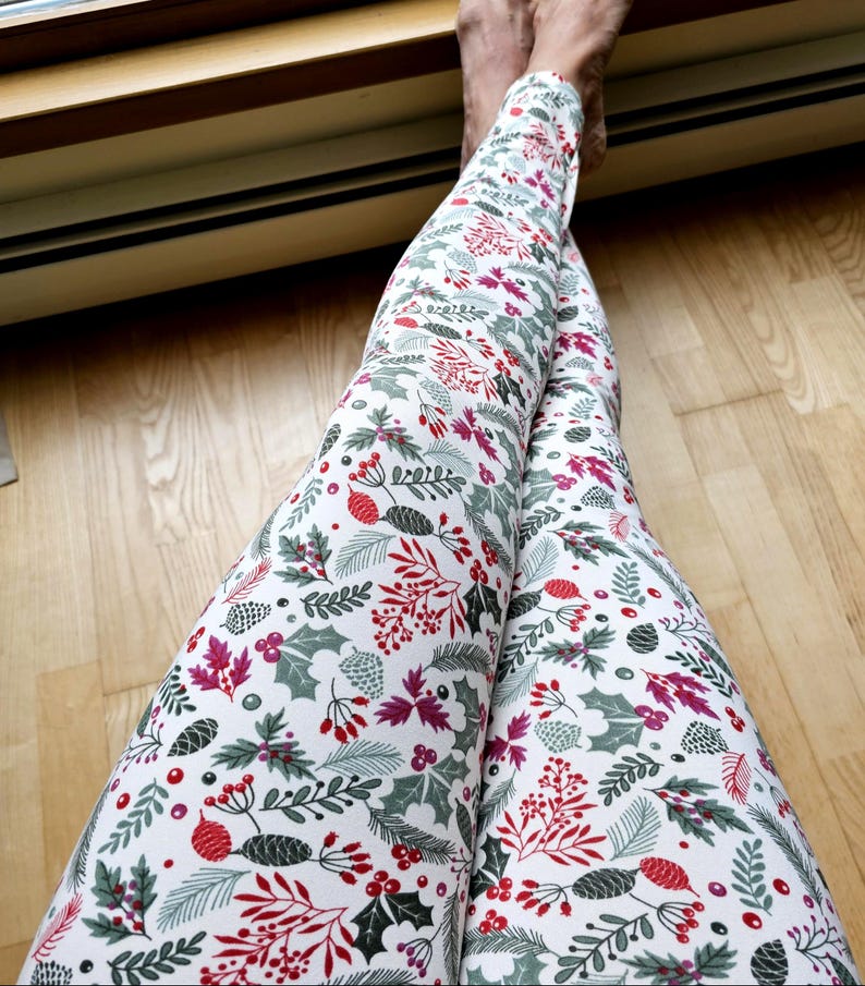 Ultra Soft Women's Christmas Leggings: Festive Holiday Winter Print, Yoga Pants