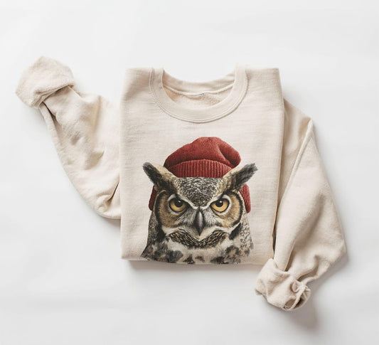 Retro Great Horned Owl Wearing Beanie Vintage Birding Birdwatching Unisex Sweatshirt