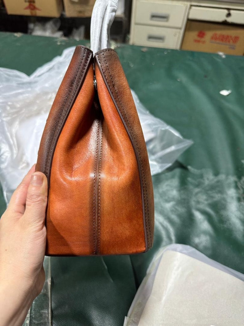 Vintage Genuine Leather Multi Compartment Tote Bag High Capacity Women’s Handbag for Work Travel and Everyday Style for Woman Womens Handbag