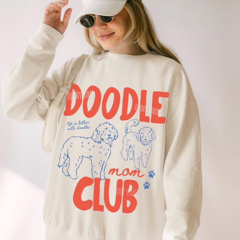 Doodle Mom Club Sweatshirt, Goldendoodle Shirt, Dog Mom Crewneck, Dog Mama Sweatshirt, Comfort Colors® LIGHTWEIGHT Sweatshirt 1466