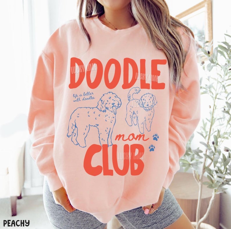 Doodle Mom Club Sweatshirt, Goldendoodle Shirt, Dog Mom Crewneck, Dog Mama Sweatshirt, Comfort Colors® LIGHTWEIGHT Sweatshirt 1466
