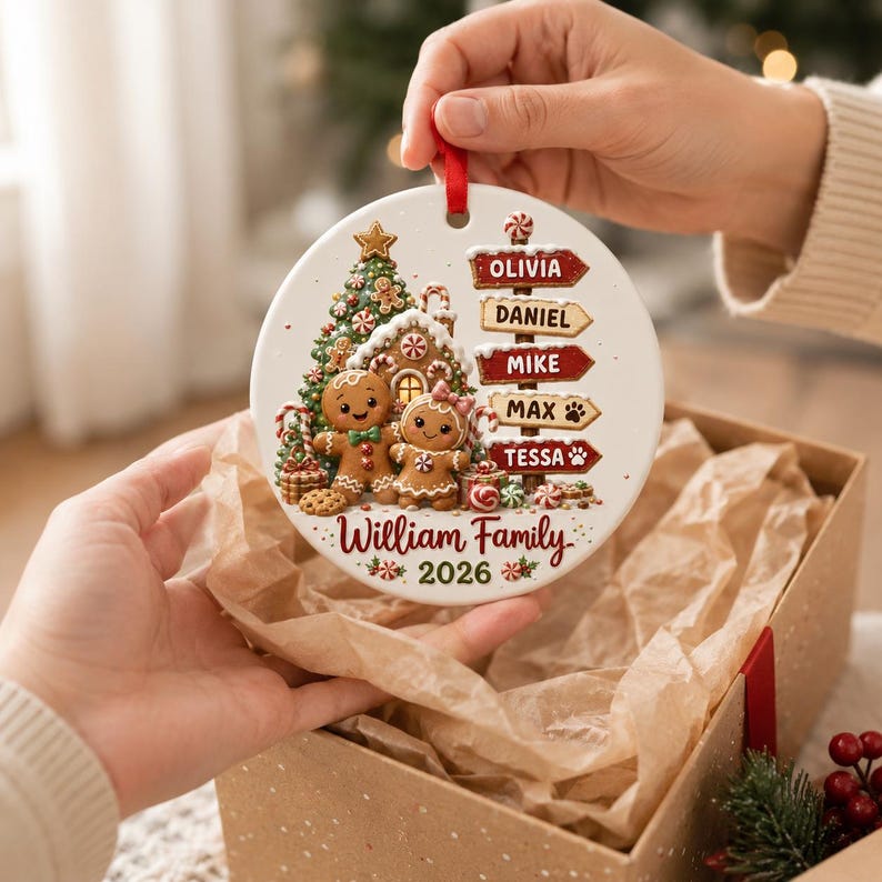 Personalized Family Christmas Ornament 2026, Custom Name Gingerbread Signpost, Glass Tree Keepsake, Gift for Parents & Grandparents