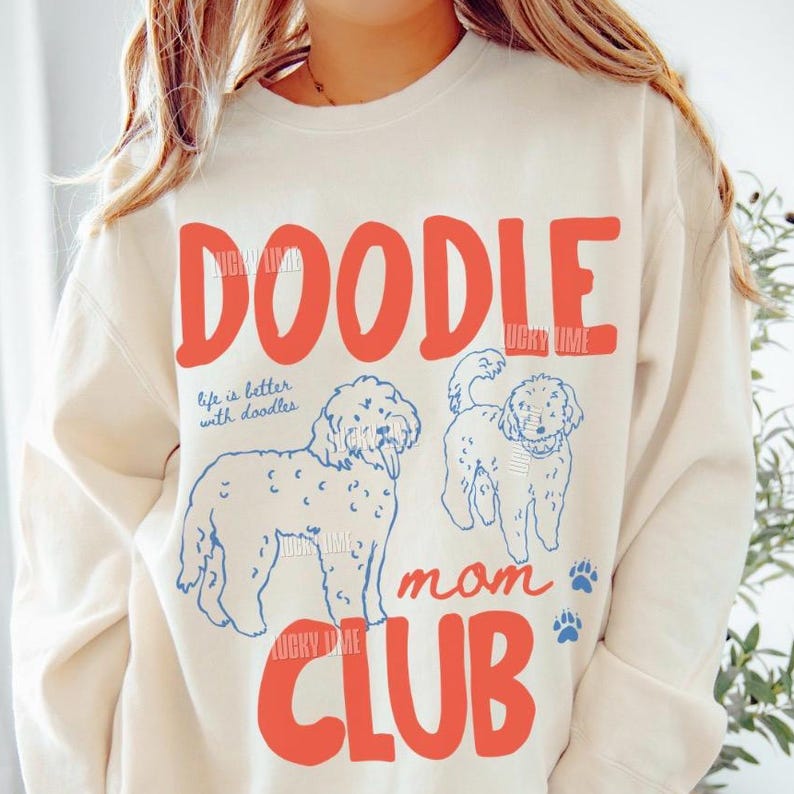 Doodle Mom Club Sweatshirt, Goldendoodle Shirt, Dog Mom Crewneck, Dog Mama Sweatshirt, Comfort Colors® LIGHTWEIGHT Sweatshirt 1466